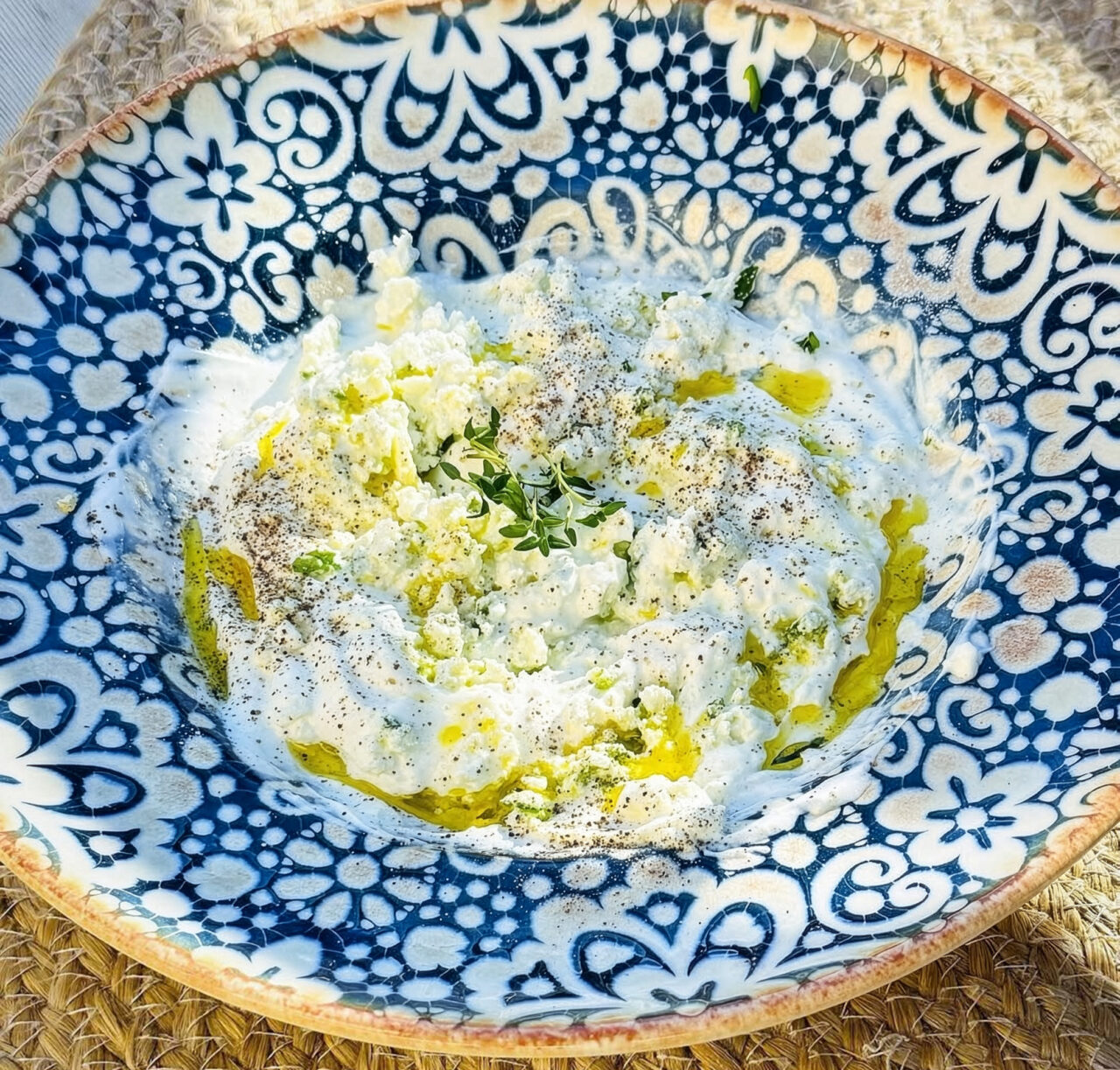 Fetaostdipp med jalapeño och vitlök